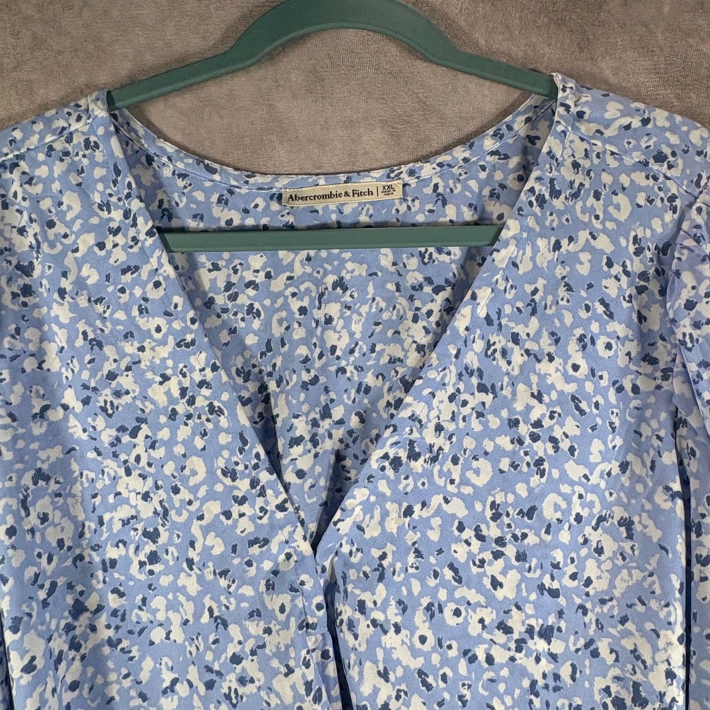 Abercrombie & Fitch Blouse Womens XXL Blue Floral Twist Front Balloon Sleeve Top - Picture 2 of 10